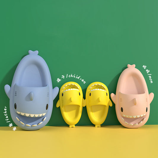 Hai-EVA-Hausschuhe mit dicken Sohlen für Kinder, rutschfeste Baby-Sandalen mit weichen Sohlen, Sandalen und Hausschuhe für den Sommer 